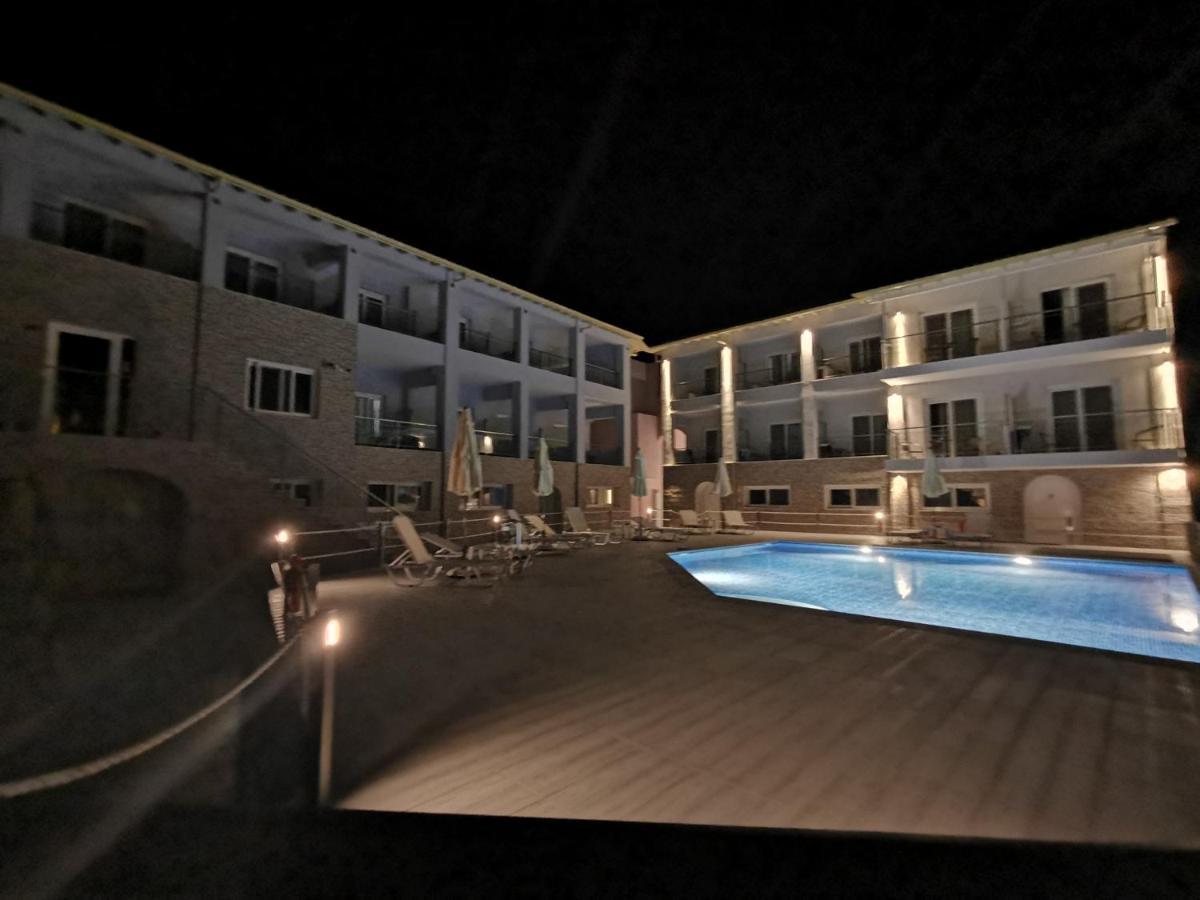 3 Island View Hotel نيدري المظهر الخارجي الصورة